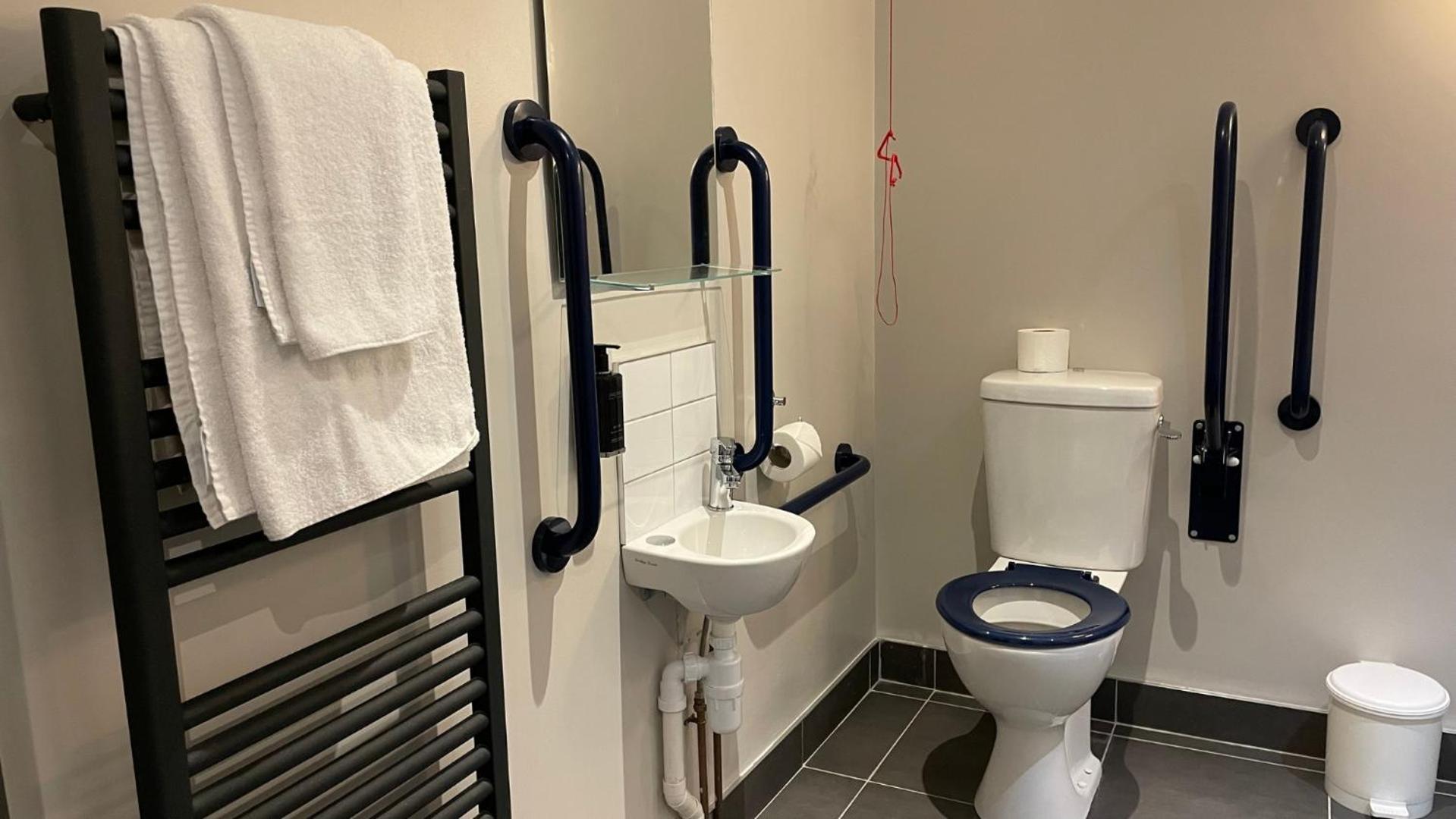 Marine Hotel באליקאסל מראה חיצוני תמונה