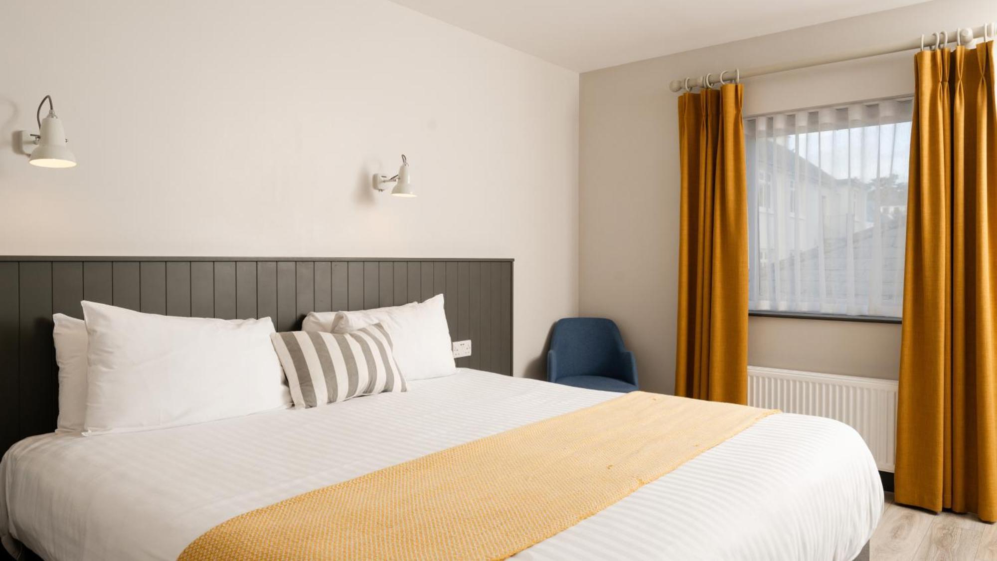 Marine Hotel באליקאסל מראה חיצוני תמונה
